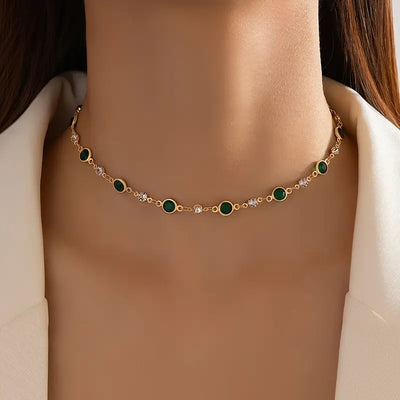 Emerald Whisper Choker – Elegance in Balance