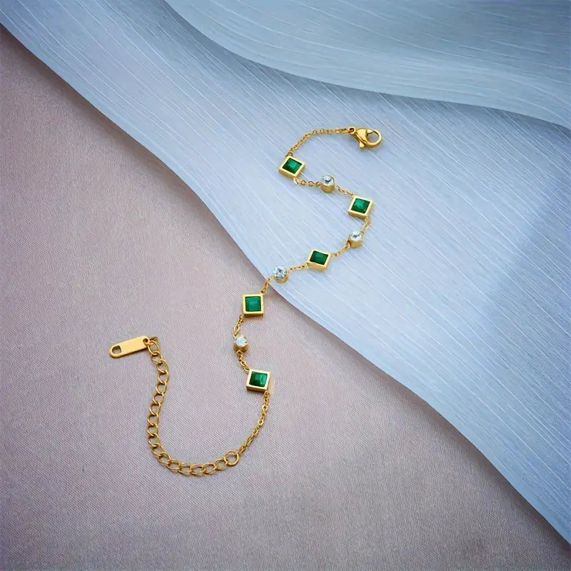 Emerald Geometric Bracelet – Harmony in Elegance
