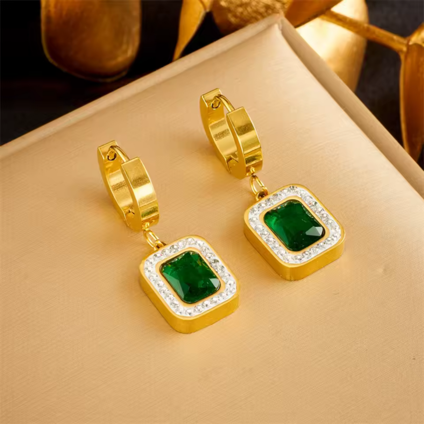 Emerald Square Set – Radiance of Renewal