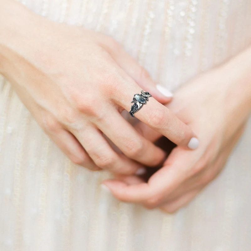 Vintage Bohemian Triple Moon Ring – Luna Glow