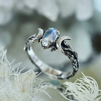 Vintage Bohemian Triple Moon Ring – Luna Glow