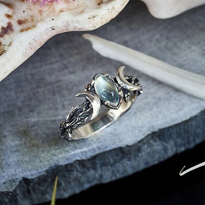 Vintage Bohemian Triple Moon Ring – Luna Glow
