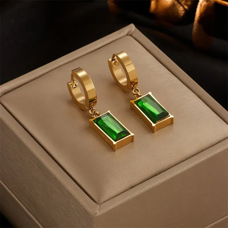 Emerald Glow Jewelry Set – Radiance & Elegance