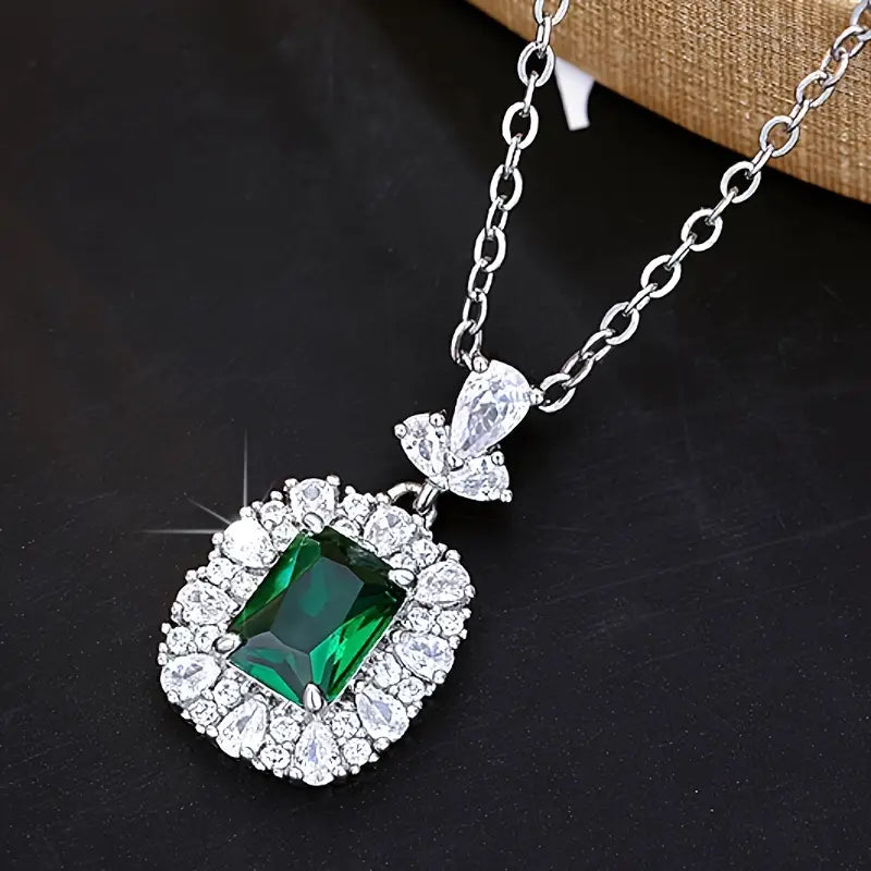Emerald Green Radiance Necklace – Light of Renewal