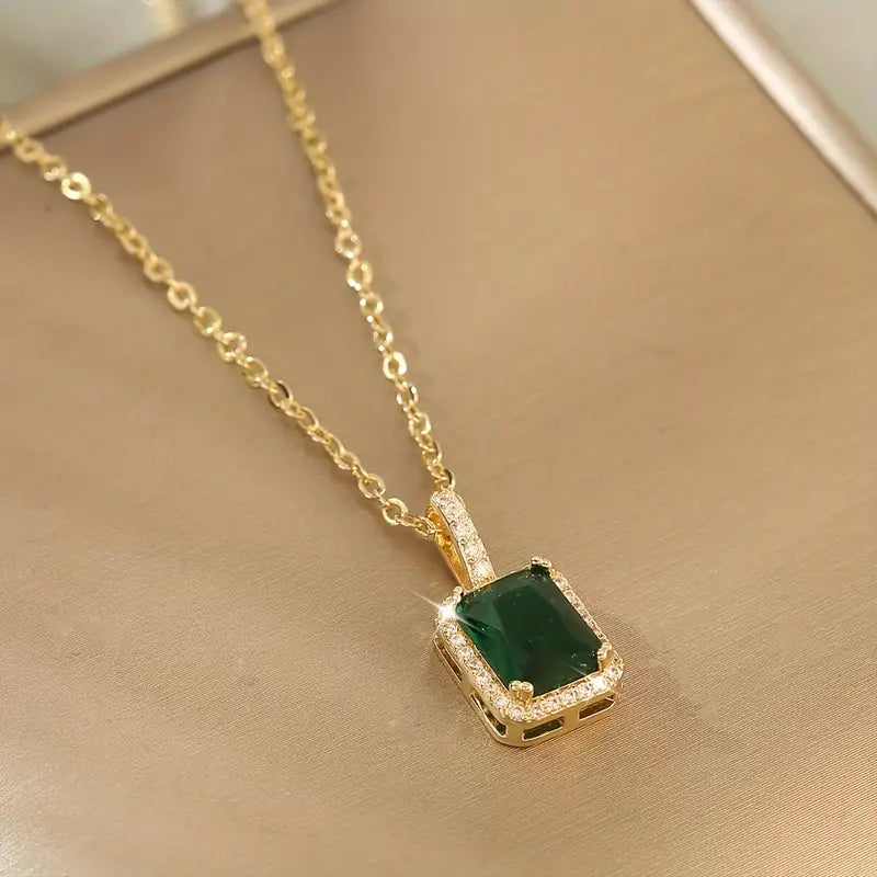 Emerald Glow Pendant – Light Within