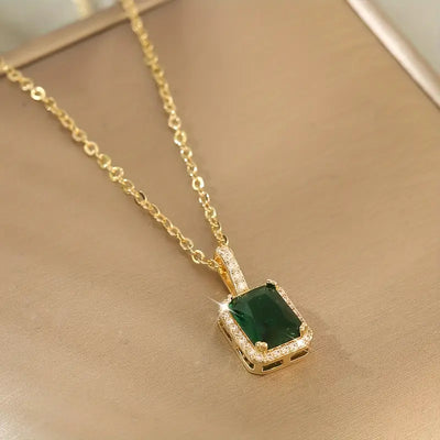 Emerald Glow Pendant – Light Within