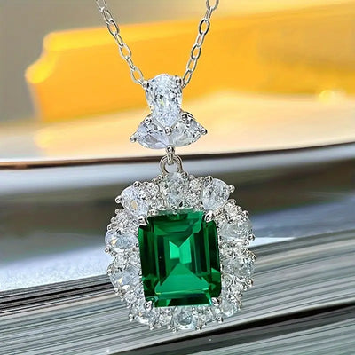 Emerald Green Radiance Necklace – Light of Renewal